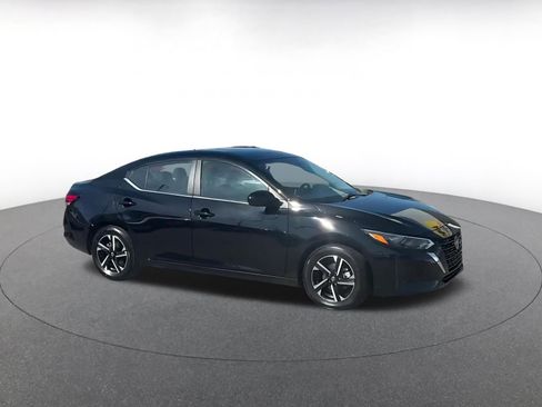 Used 2025 Nissan Sentra SV image 2
