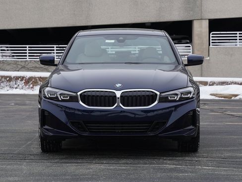 Used 2026 BMW 330i xDrive Sedan w/ Premium Package image 2