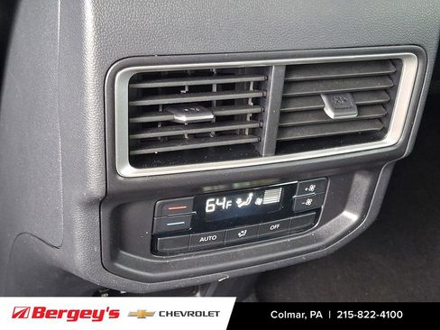 Used 2025 Volkswagen Atlas SE AWD/4WD image 15