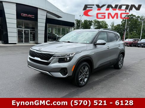 Used 2021 Kia Seltos S AWD/4WD image 1
