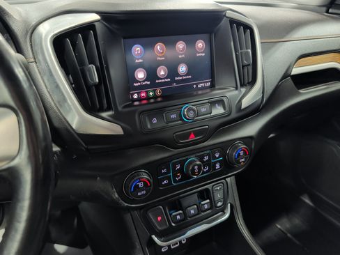 Used 2020 GMC Terrain SLE w/ Driver Convenience Package image 10