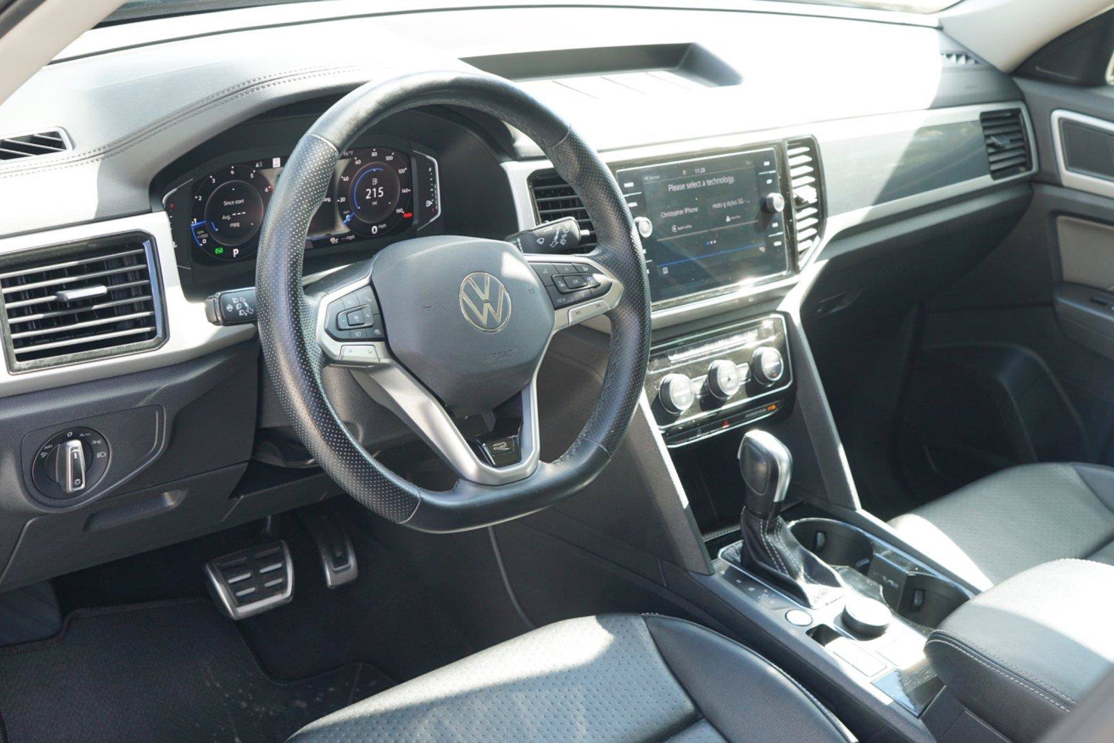 Used 2022 Volkswagen Atlas SEL R-Line AWD/4WD image 8