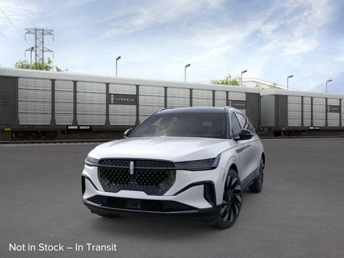 New 2026 Lincoln Nautilus Reserve image 2