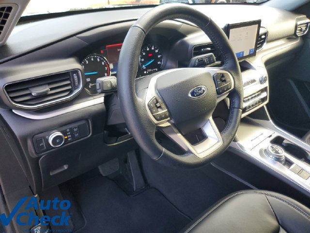 Used 2022 Ford Explorer XLT w/ Equipment Group 202A RWD image 19