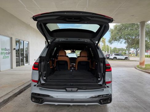 Used 2023 BMW X7 xDrive40i w/ M Sport Package AWD/4WD image 38