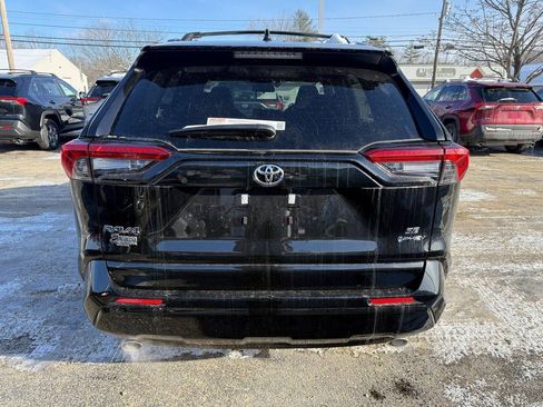 New 2025 Toyota RAV4 SE image 4