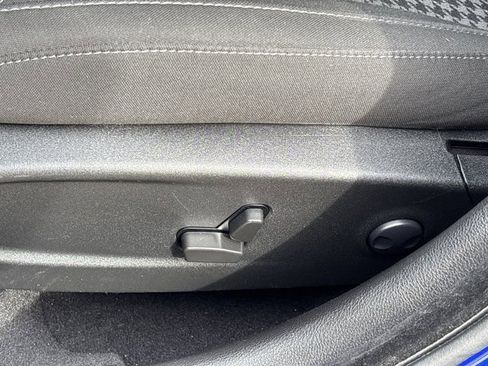 Used 2022 Dodge Charger SXT w/ Driver Convenience Group image 16