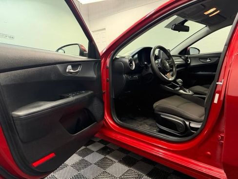 Used 2020 Kia Forte LXS FWD image 11
