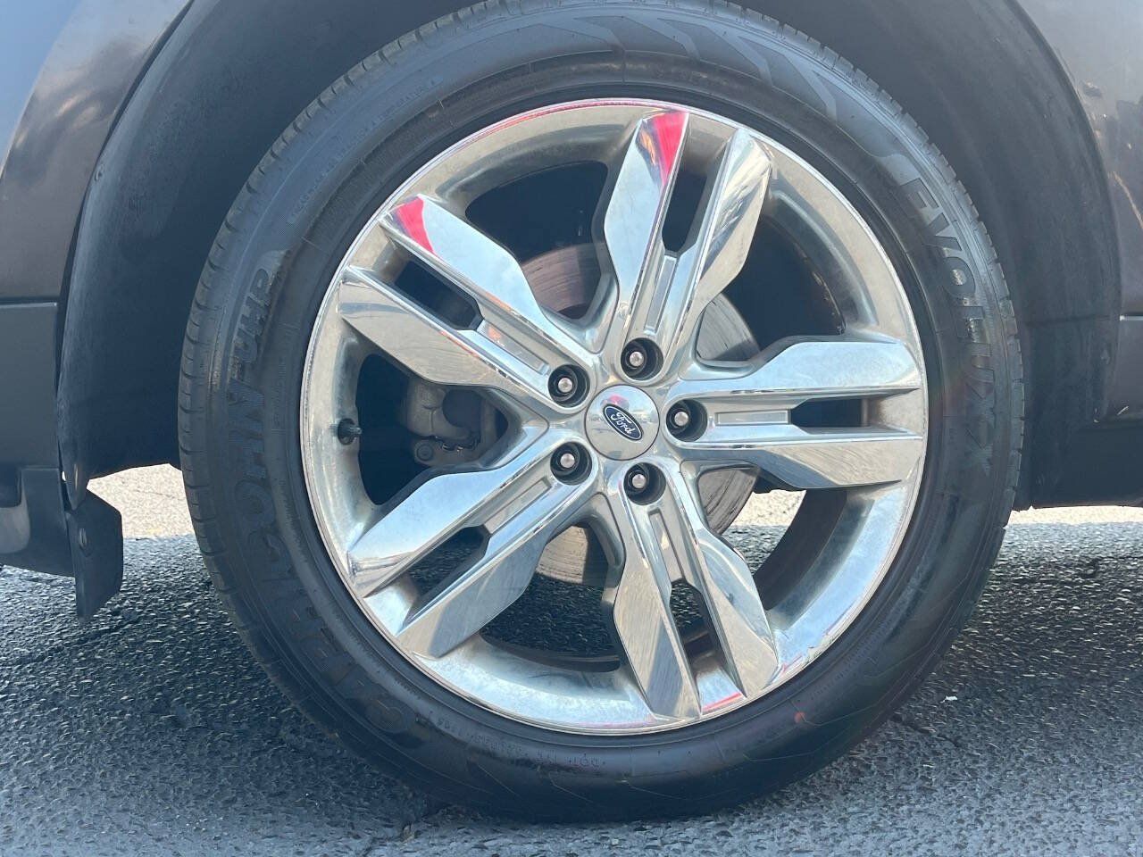 Used 2013 Ford Edge Limited w/ Driver Entry Pkg FWD image 9