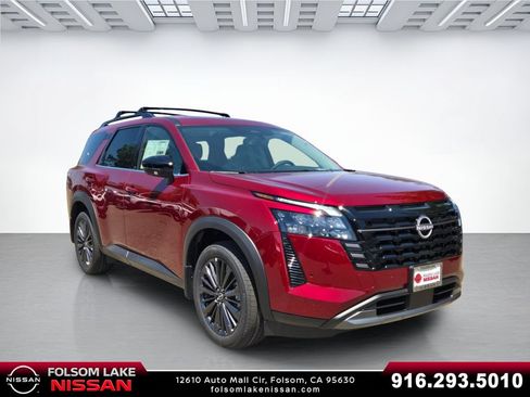 New 2026 Nissan Pathfinder SL w/ SL Premium Package AWD/4WD image 1