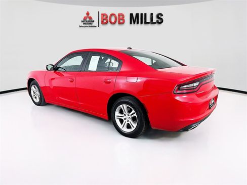 Used 2020 Dodge Charger SXT w/ Leather Interior Group image 5