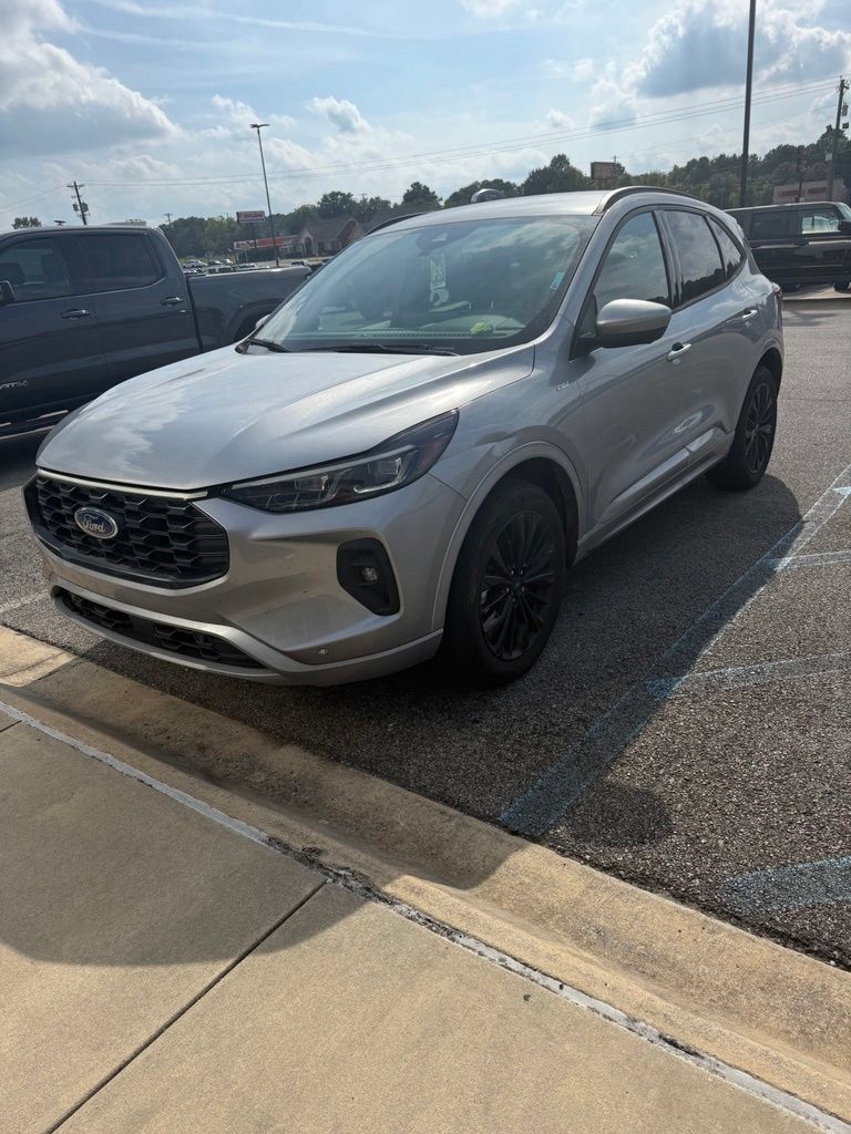 Used 2024 Ford Escape ST-Line Elite AWD/4WD image 5