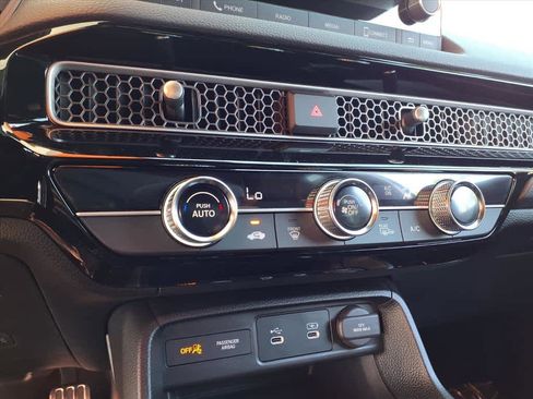 Used 2025 Honda Civic Sport image 14