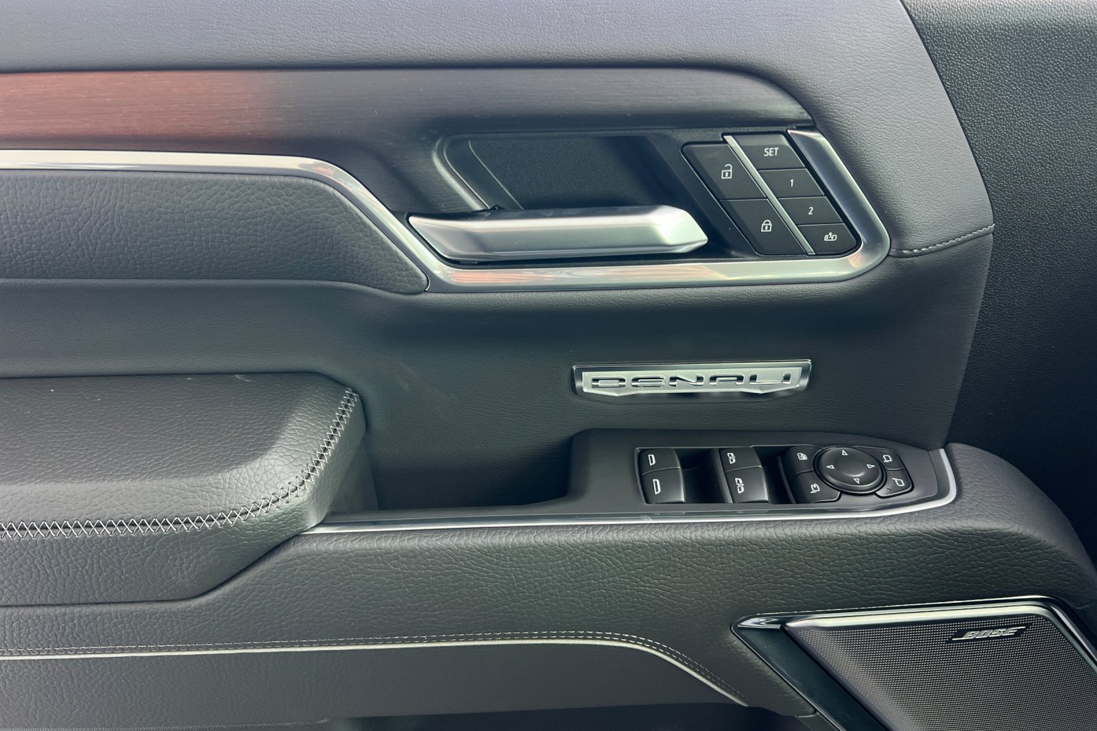 New 2026 GMC Sierra 1500 Denali w/ Technology Package AWD/4WD image 9