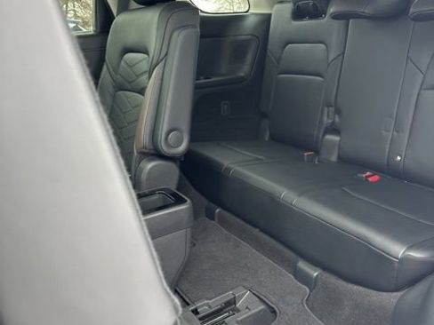 Used 2023 Nissan Pathfinder Platinum image 49