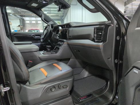 Used 2024 GMC Sierra 1500 AT4 w/ Technology Package image 14