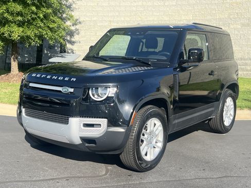 Used 2022 Land Rover Defender 90 S AWD/4WD image 2
