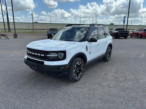 Used 2023 Ford Bronco Sport Outer Banks w/ Tech Package AWD/4WD image 3