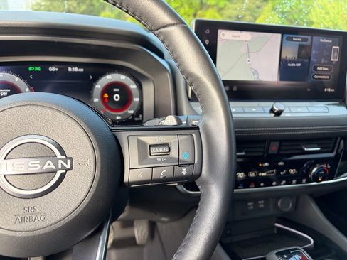 Certified 2024 Nissan Rogue SL w/ SL Premium Package image 18