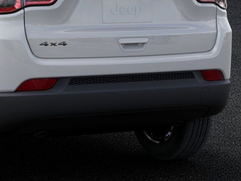 New 2026 Jeep Compass Latitude AWD/4WD image 13