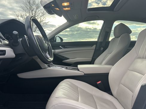 Used 2022 Honda Accord Touring image 24