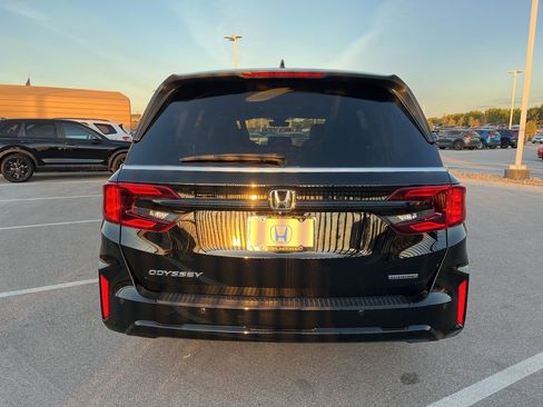 Used 2026 Honda Odyssey Touring image 5