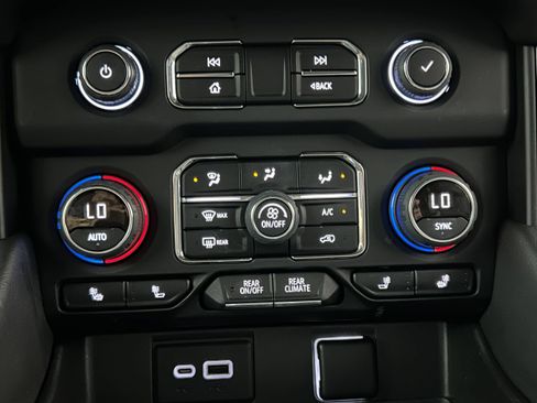 Used 2022 Chevrolet Tahoe RST w/ Luxury Package AWD/4WD image 8