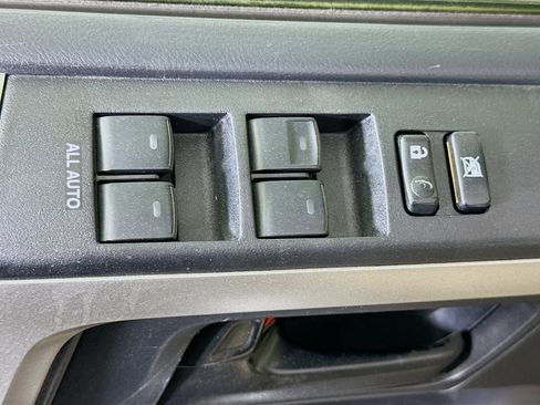 Used 2013 Toyota 4Runner SR5 w/ Convenience Pkg image 15