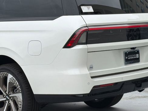 New 2026 Lincoln Navigator L Black Label AWD/4WD image 7