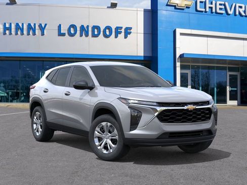 Used 2026 Chevrolet Trax LS FWD image 7