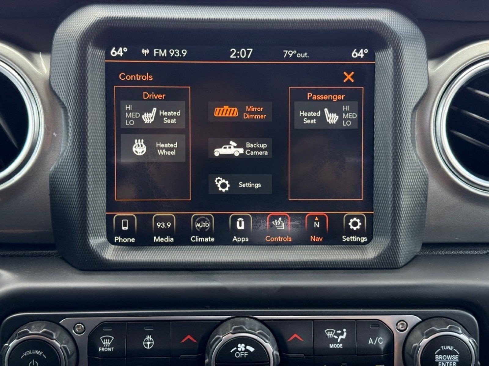Used 2020 Jeep Gladiator Overland w/ Uconnect 4C Nav & Sound Group AWD/4WD image 14