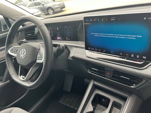 Certified 2025 Volkswagen Tiguan S FWD image 33