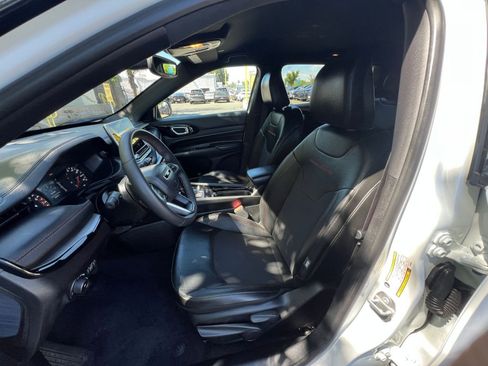 Used 2025 Jeep Compass Trailhawk AWD/4WD image 25