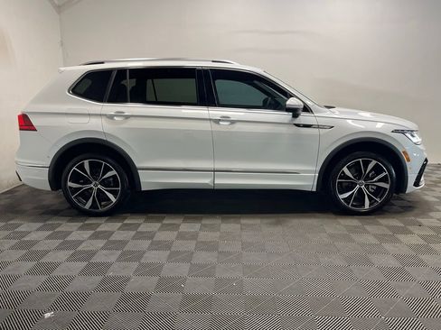 Used 2023 Volkswagen Tiguan SEL R-Line image 2