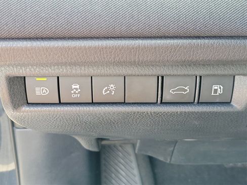 Used 2025 Toyota Camry LE image 32