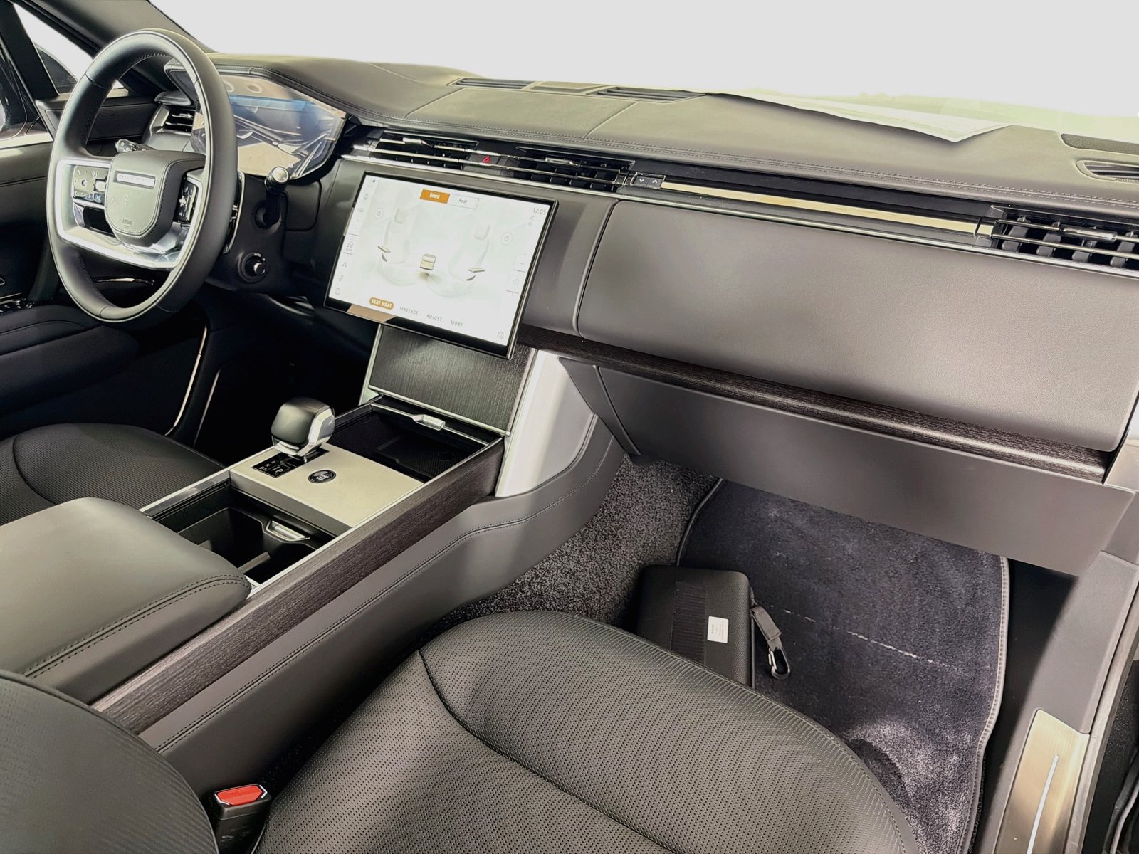 New 2026 Land Rover Range Rover SV AWD/4WD image 35