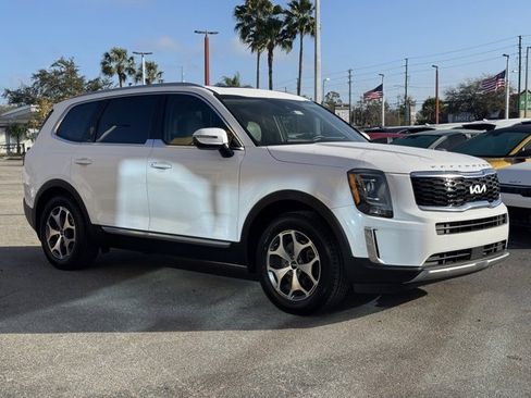Certified 2022 Kia Telluride EX w/ Towing Package image 8