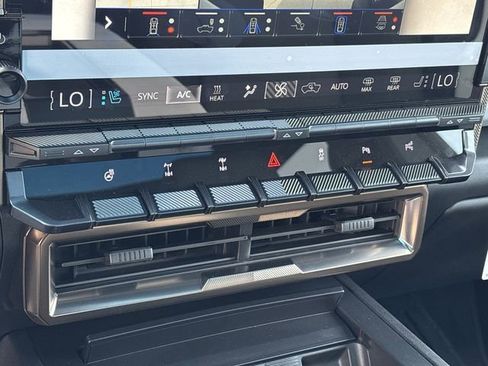 New 2025 GMC Hummer EV 3X w/ Extreme Off-Road Package image 32