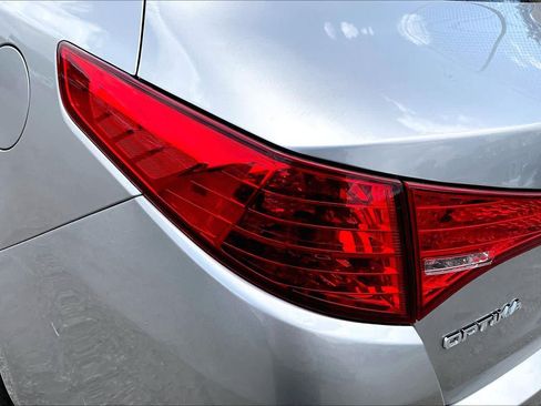 Used 2012 Kia Optima LX FWD image 28