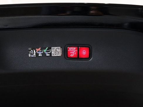 Certified 2025 Mercedes-Benz GLC 300 4MATIC image 29