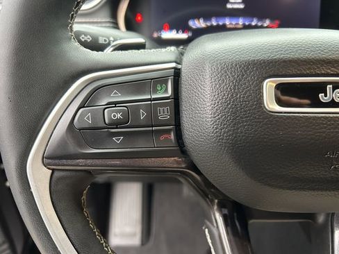 Used 2023 Jeep Grand Cherokee Altitude image 30