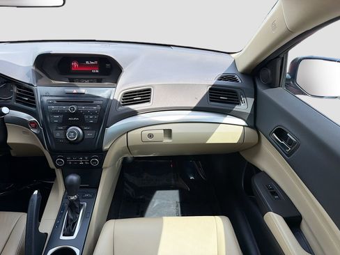 Used 2018 Acura ILX Base image 19