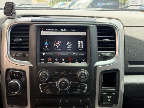 Used 2020 RAM 1500 Classic SLT w/ Luxury Group image 12