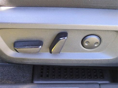 Used 2024 Nissan Rogue SV image 12