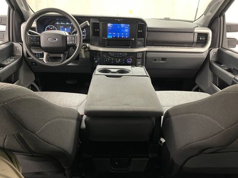 Used 2025 Ford F250 XLT image 30