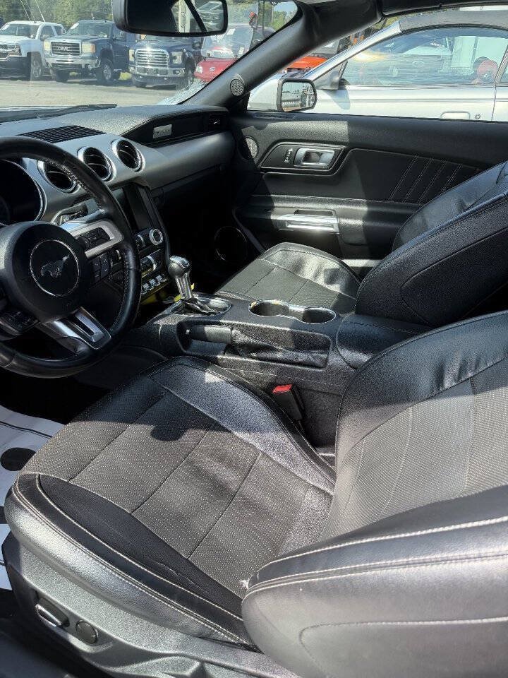 Used 2019 Ford Mustang Premium RWD image 11
