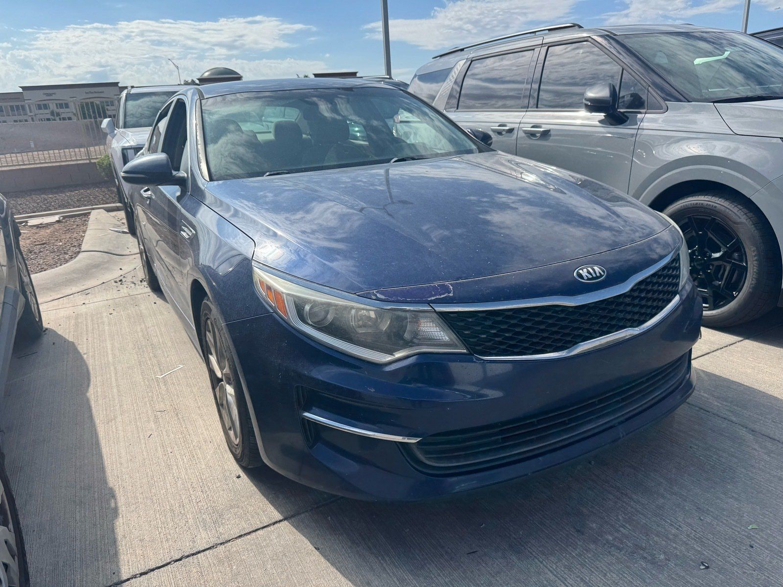 Used 2018 Kia Optima LX w/ 17" Alloy Wheels Package FWD image 5