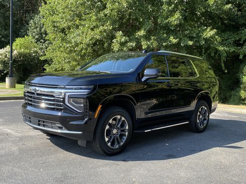 Used 2026 Chevrolet Tahoe LT w/ Comfort Package AWD/4WD image 5