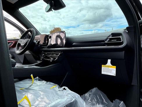 New 2026 Chevrolet Traverse Z71 w/ Enhanced Driving Package image 10