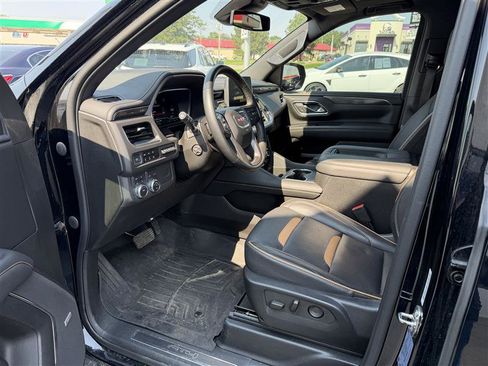 Used 2023 GMC Yukon AT4 w/ AT4 Premium Package AWD/4WD image 8